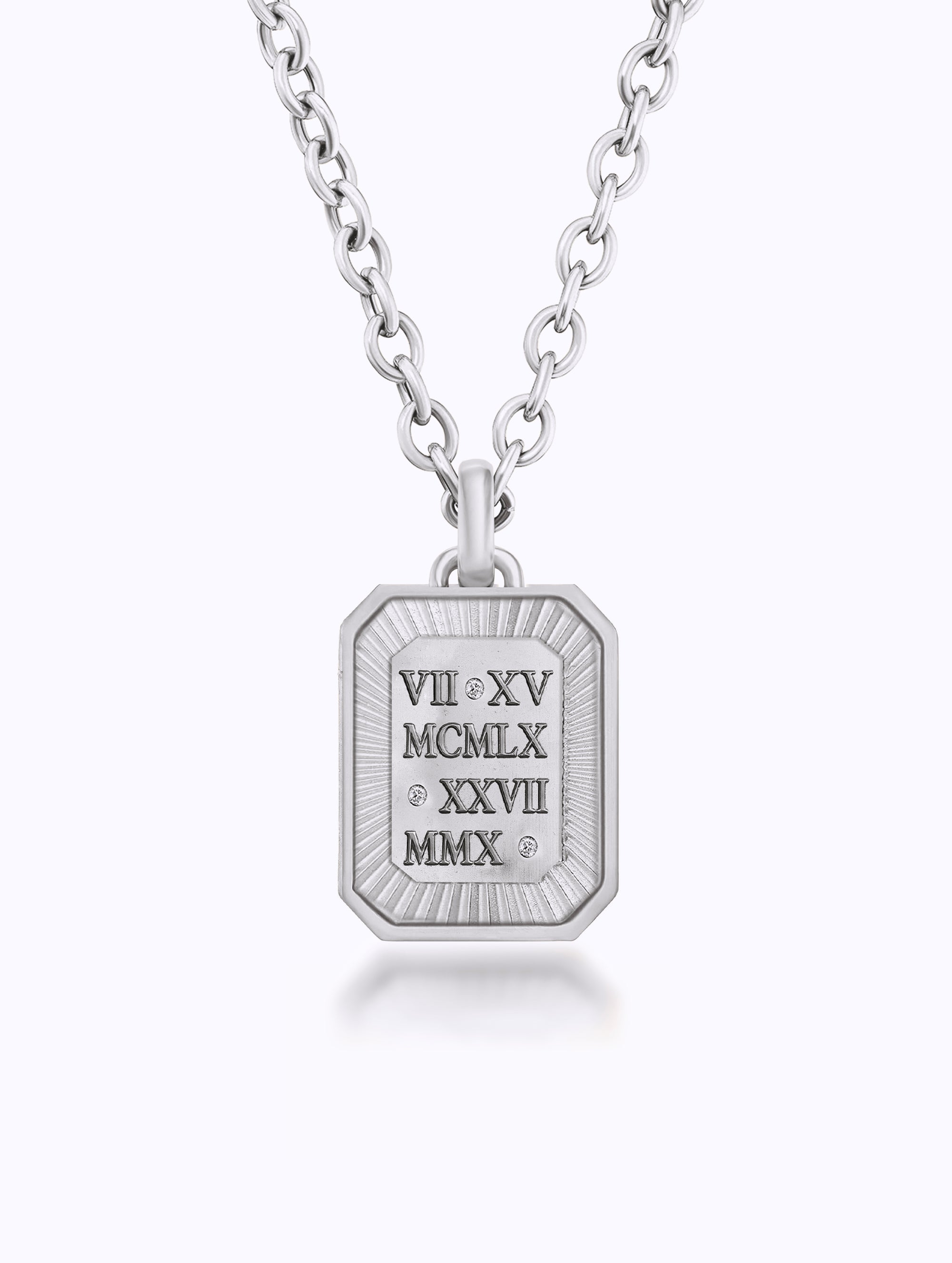 Fluted Memoir Story Medallion