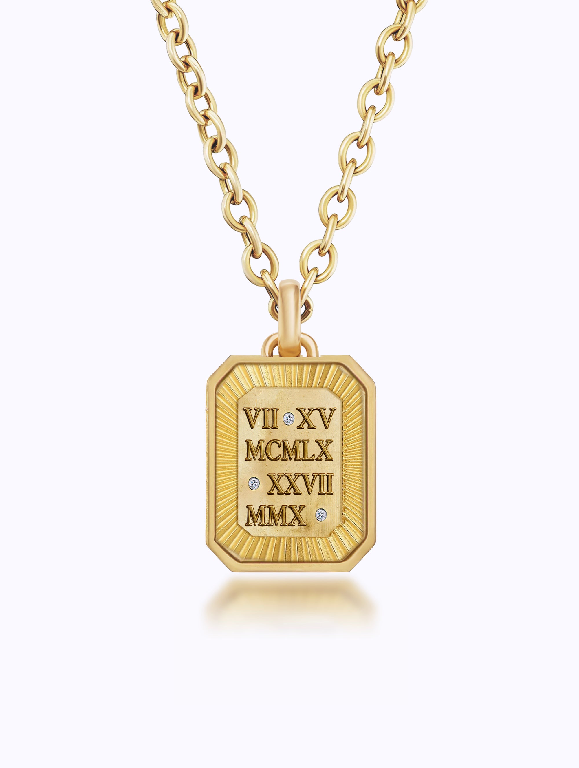 Fluted Memoir Story Medallion