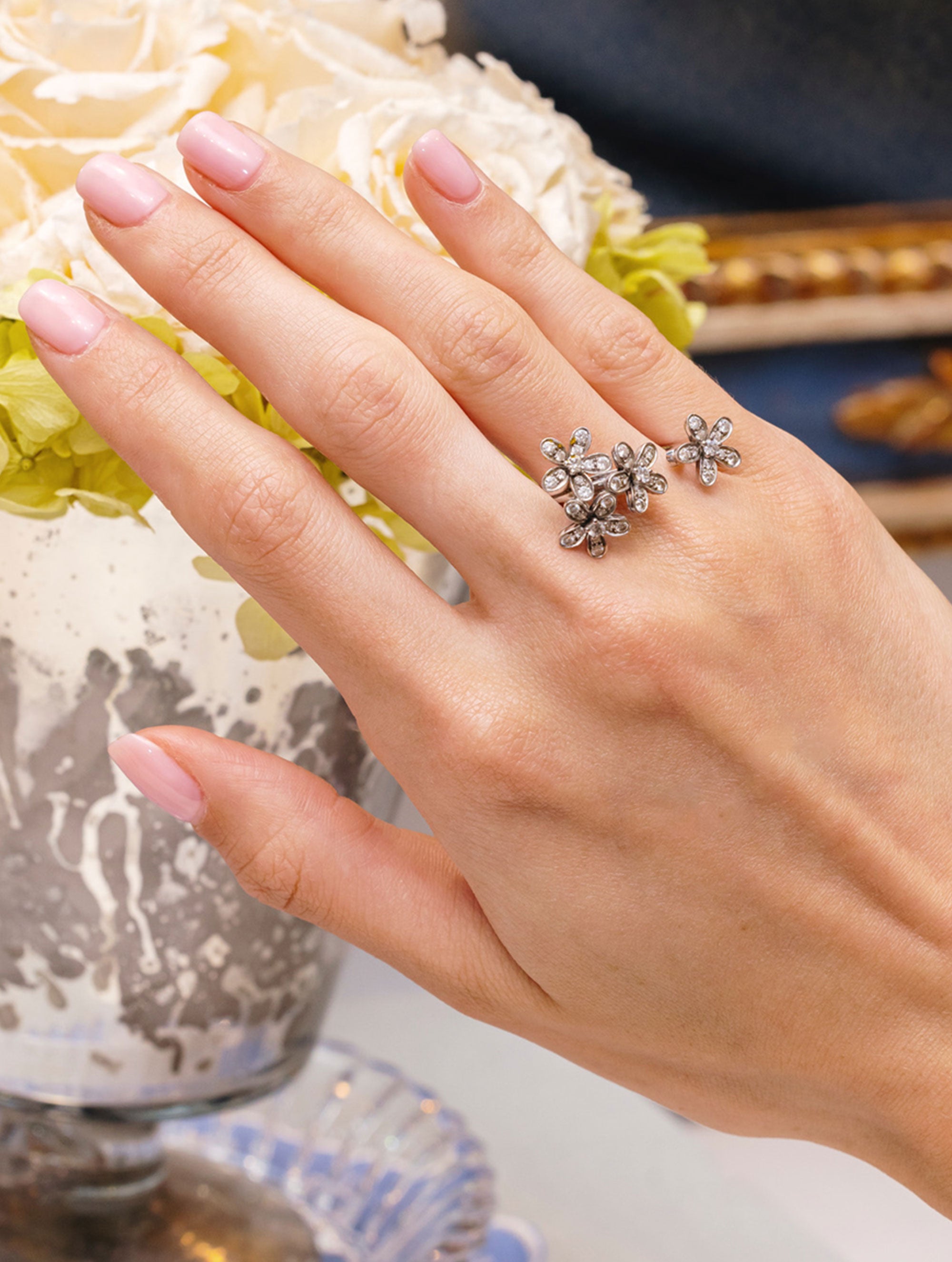 Vintage Van Cleef Arpels Socrates “Between-the-Finger” Diamond Ring