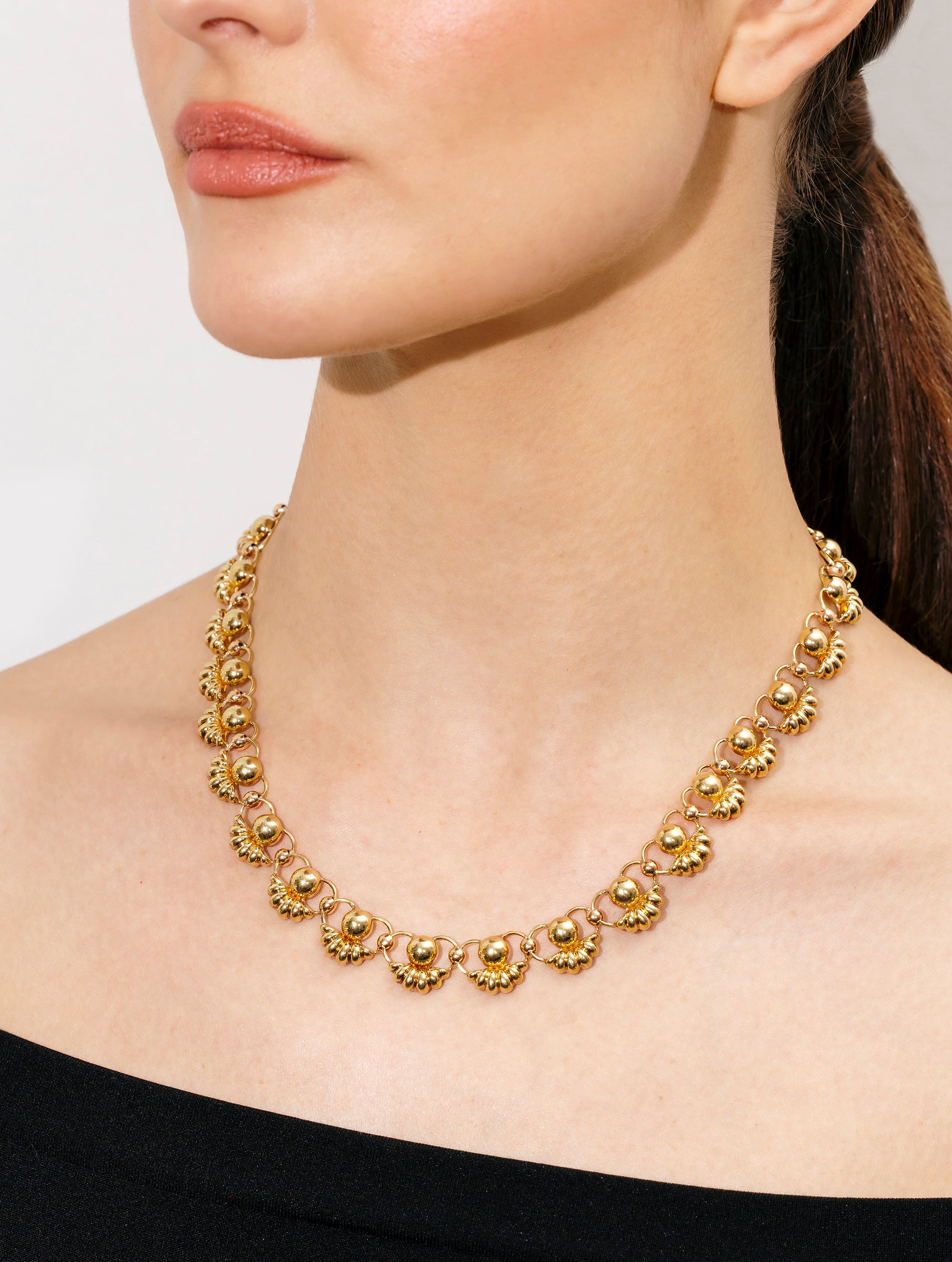 Retro Plume Motif Gold Necklace, Circa 1940s