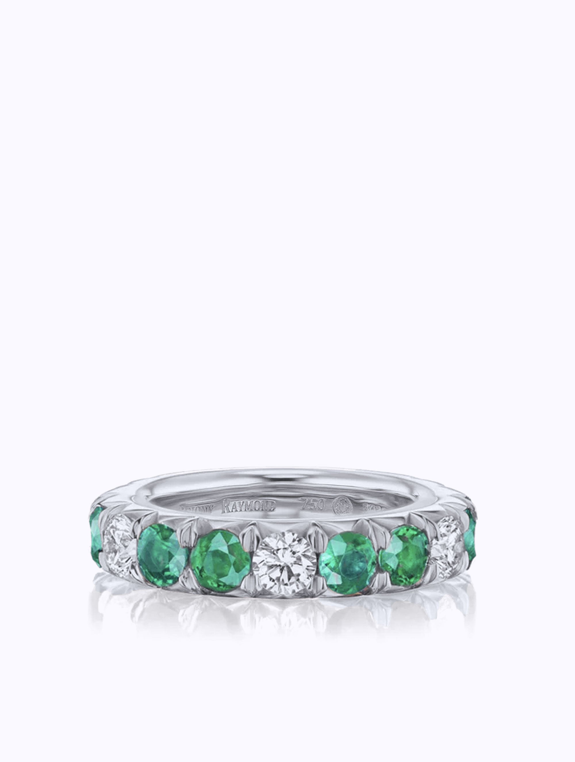 ÉTOILE EMERALD & DIAMOND ETERNITY RING