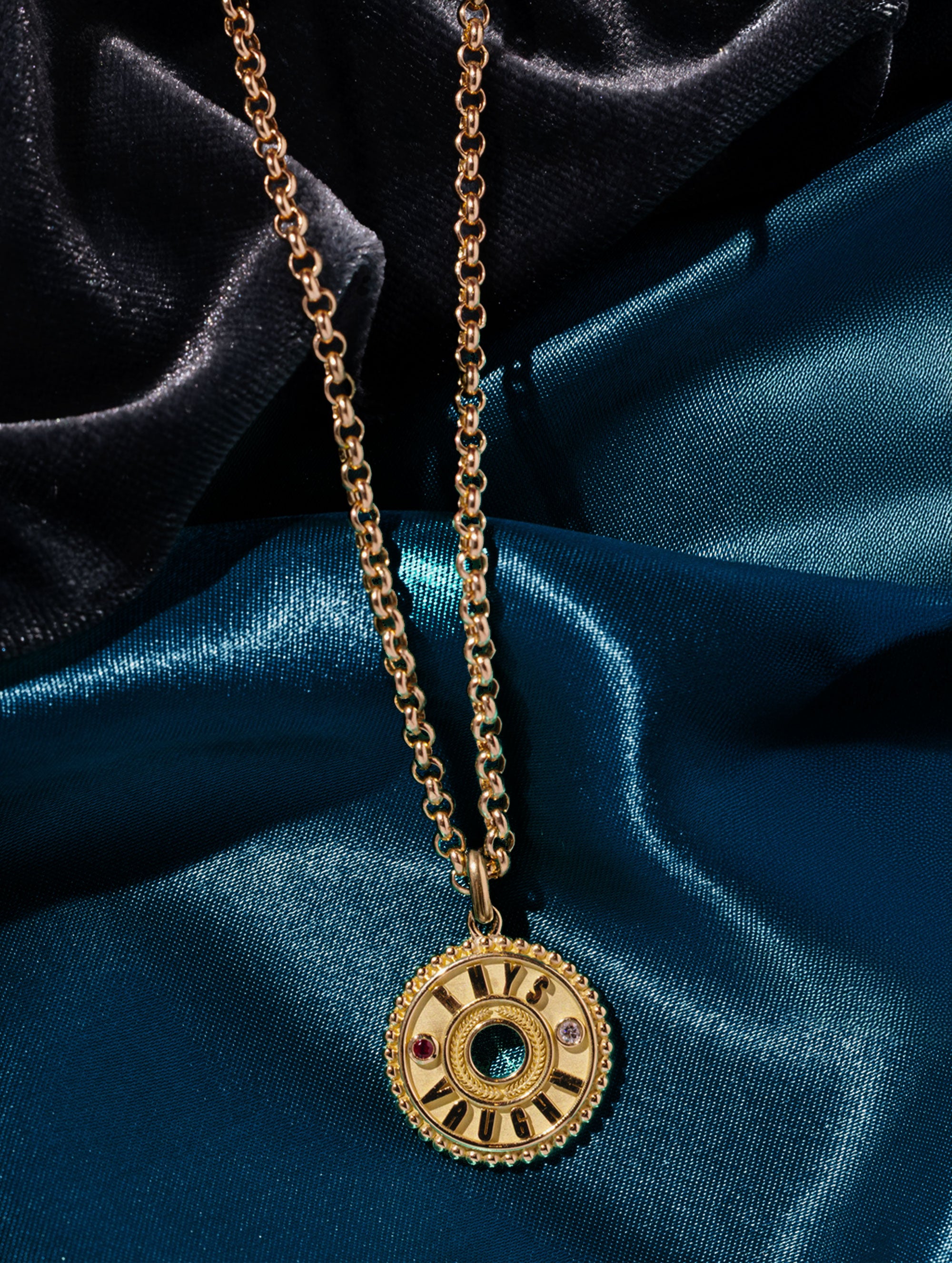 MEMOIR LIFESAVER MEDALLION