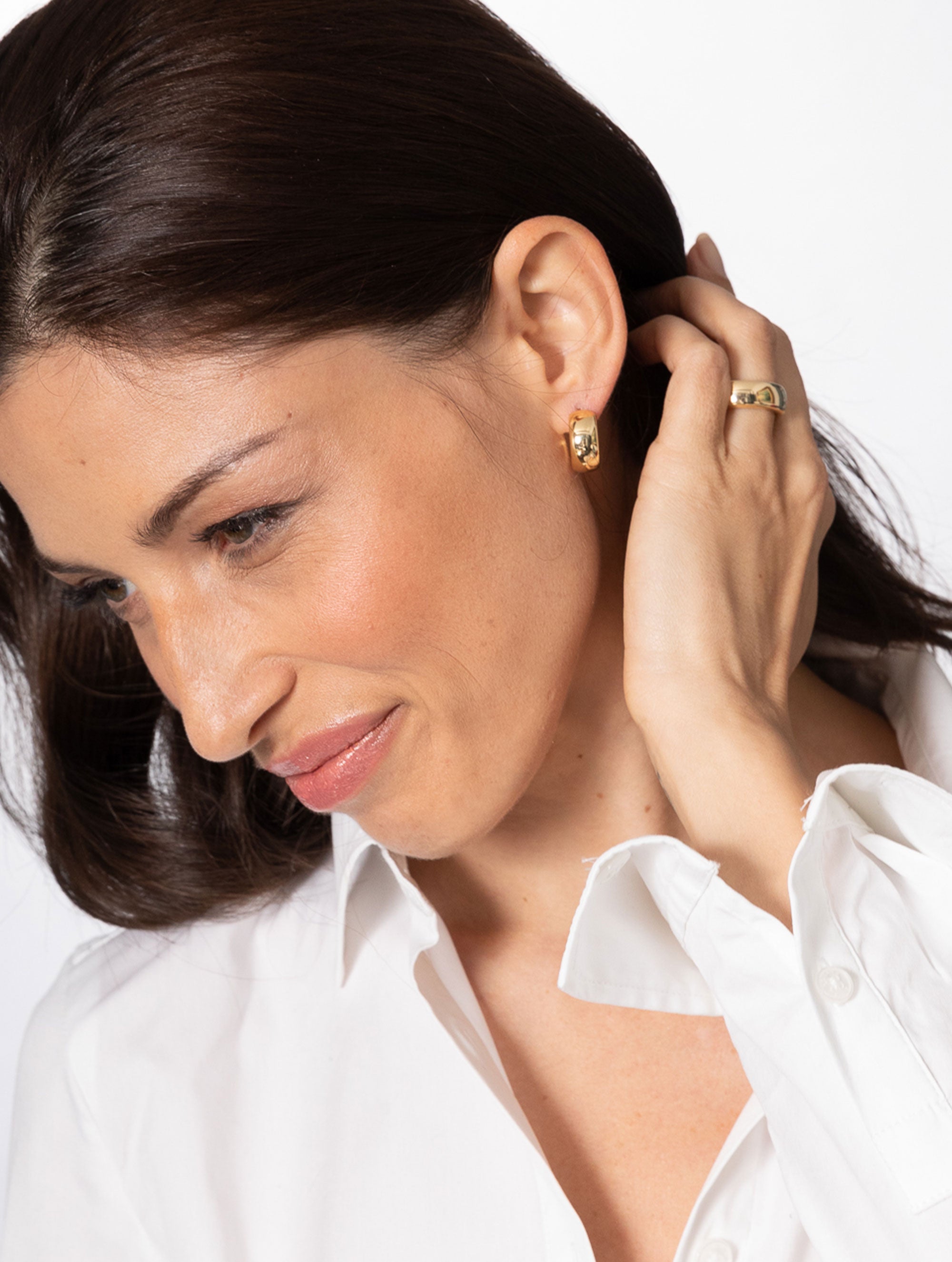 SLOAN HUGGIE HOOP EARRINGS