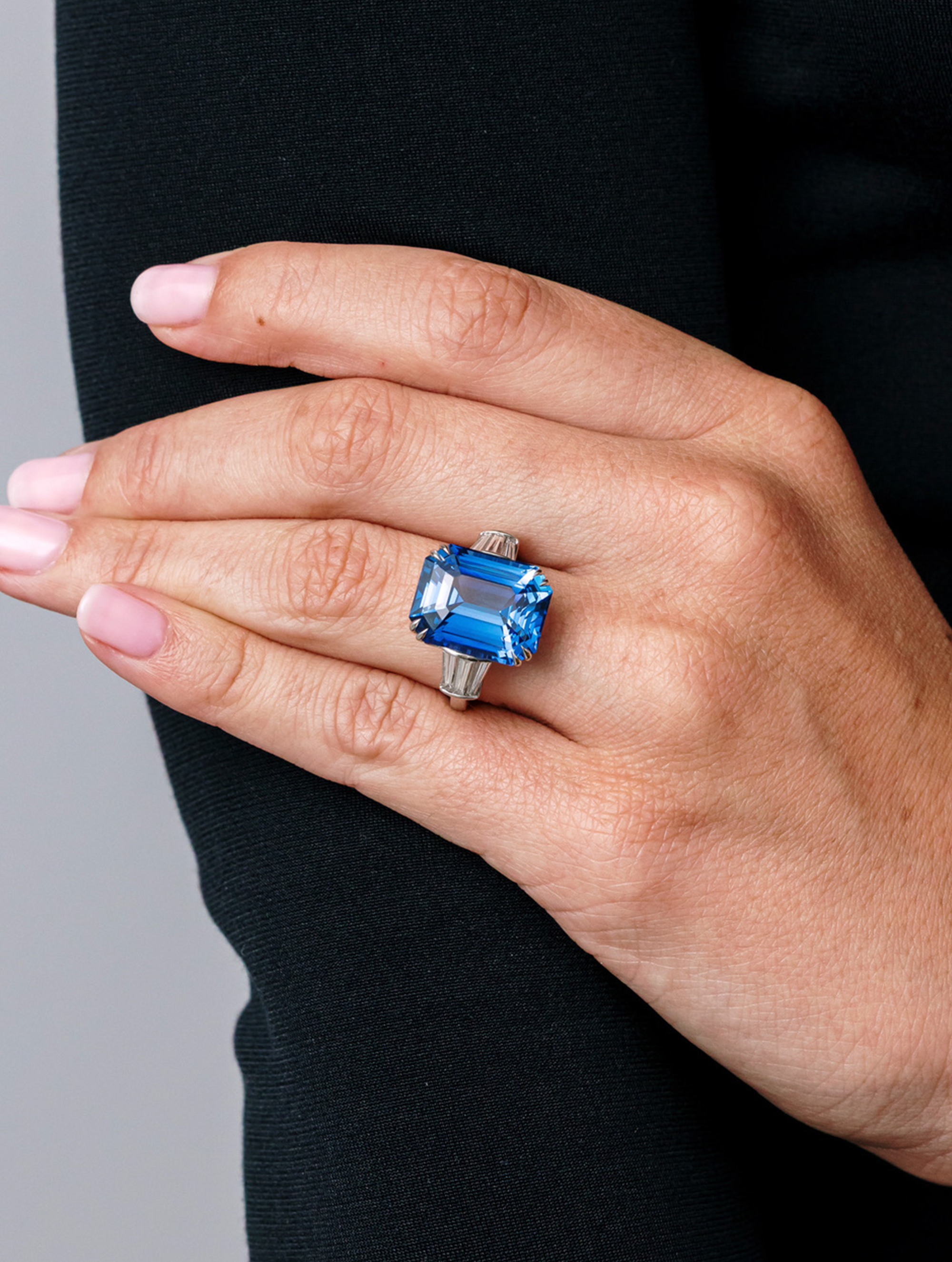 Important Ceylon Sapphire & Diamond Ring