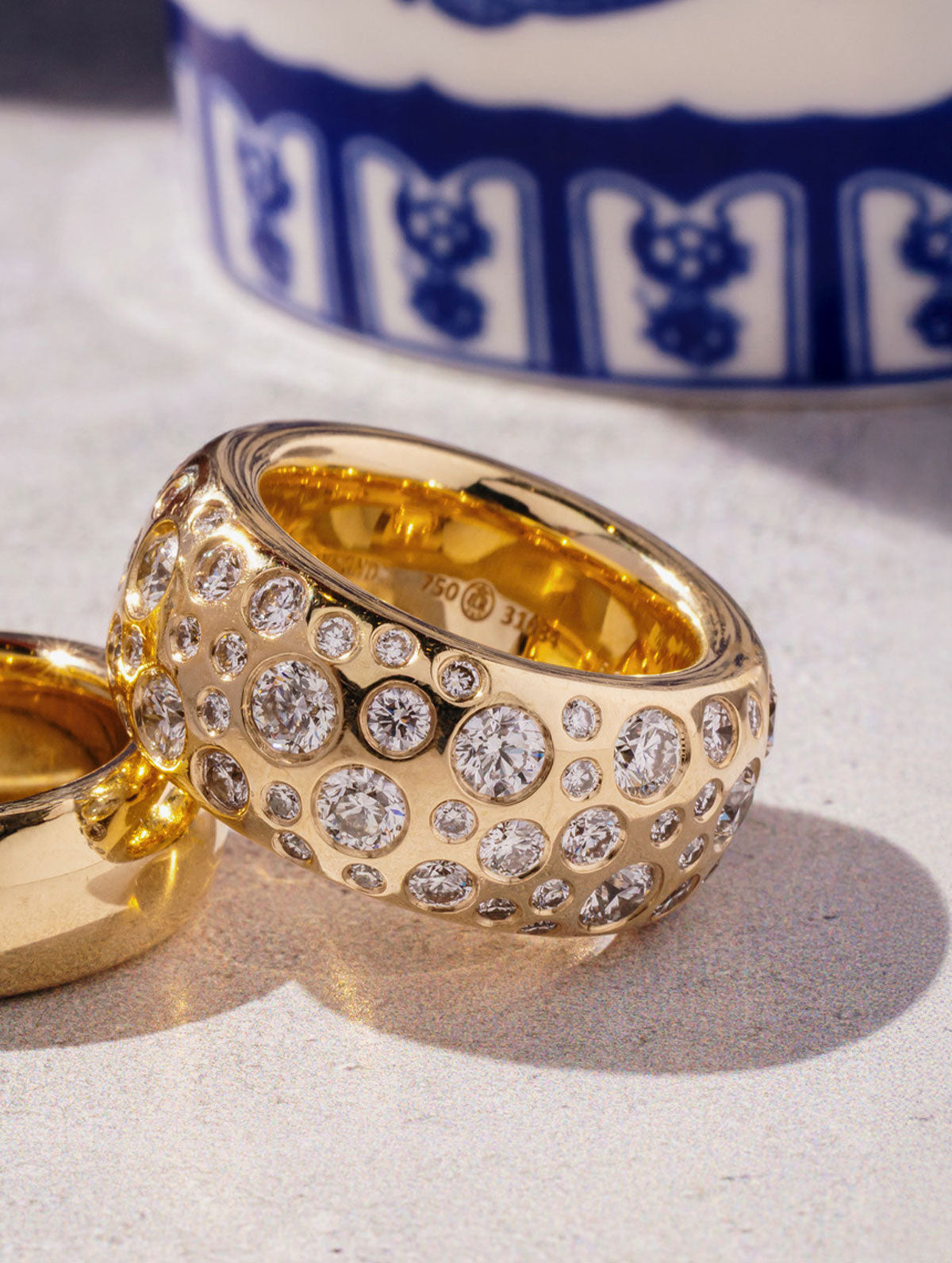JUMBO SLOAN SCATTER DIAMOND RING