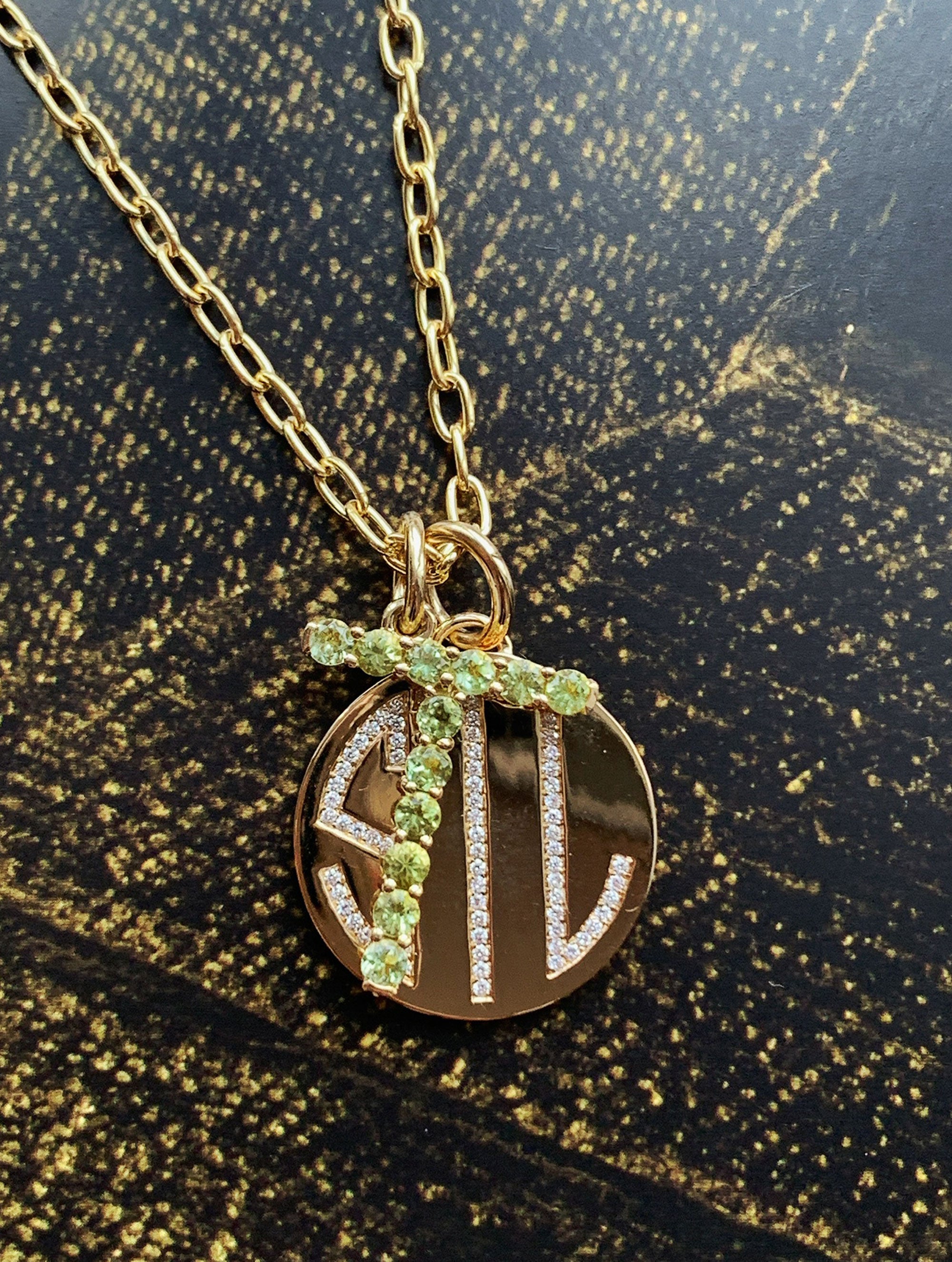 MEMOIR DIAMOND MONOGRAM MEDALLION