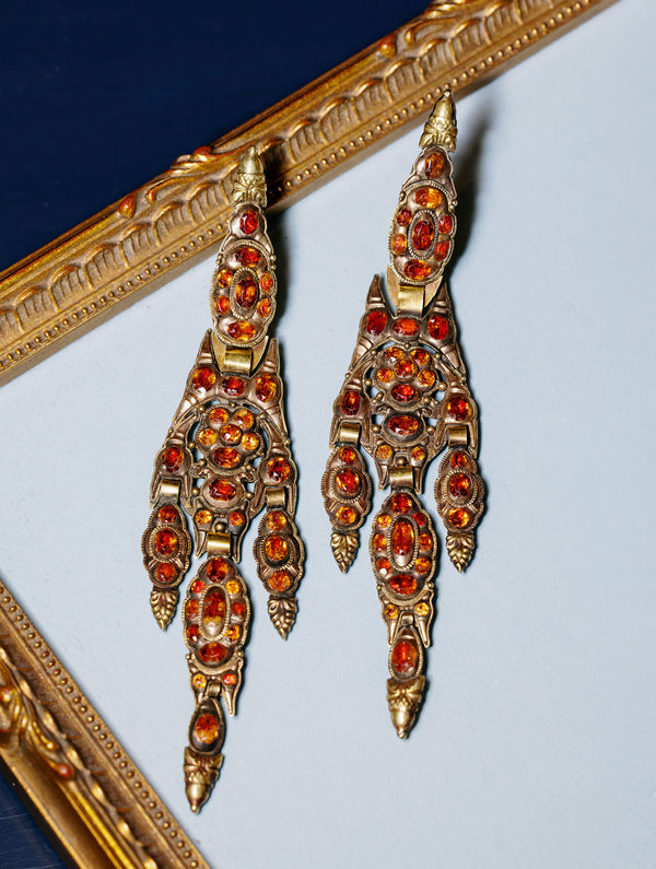 ANTIQUE GOLD AND GARNET CATALAN EARRINGS, c. 1810