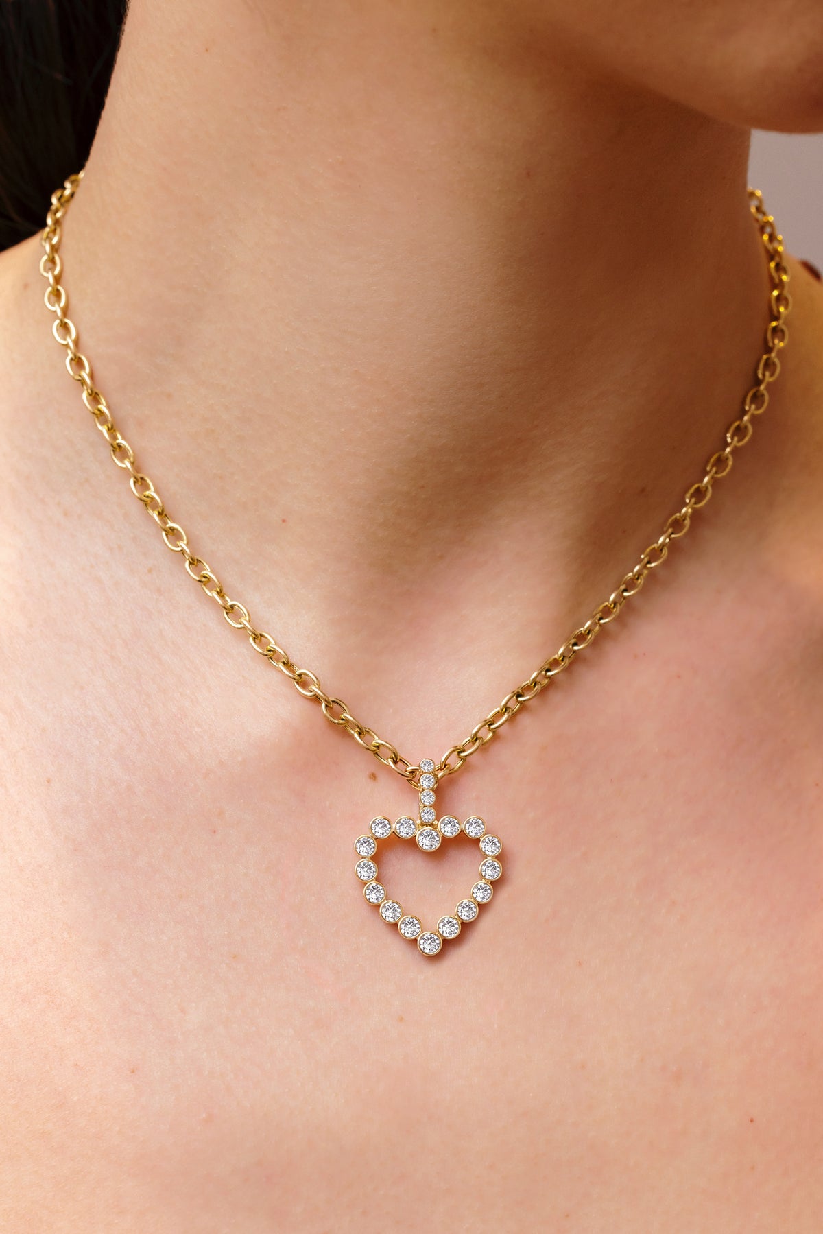 AURA DIAMOND HEART PENDANT