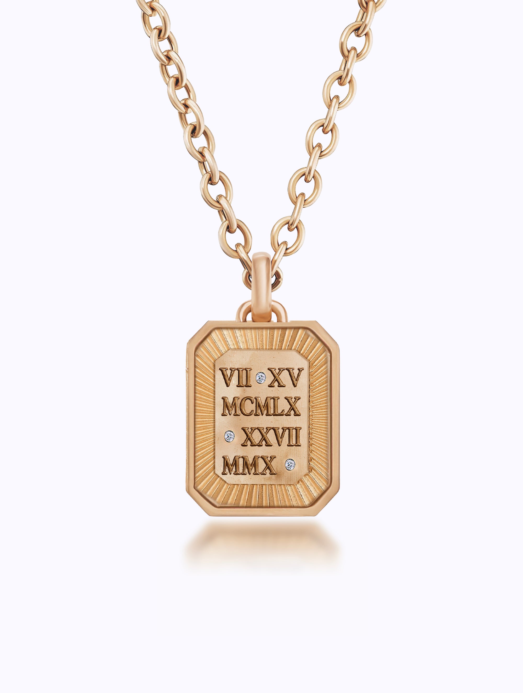 Fluted Memoir Story Medallion