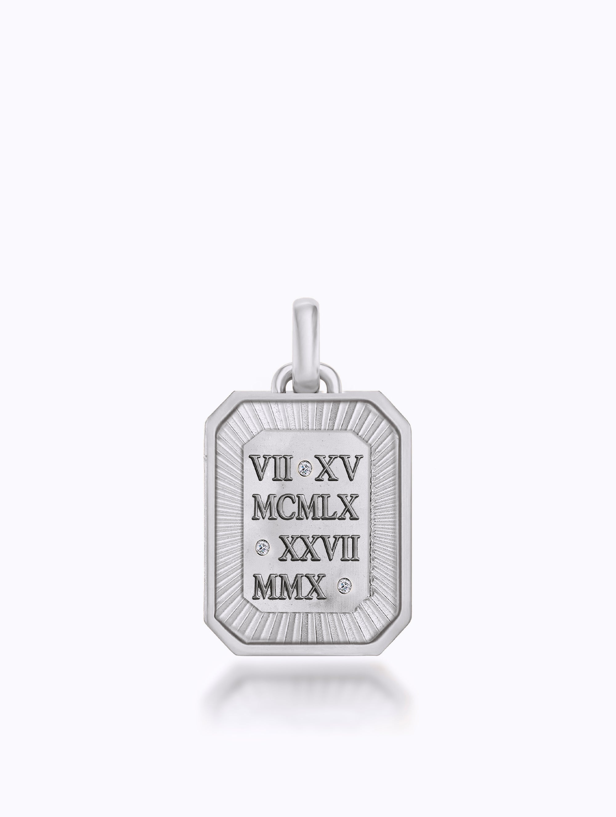 Fluted Memoir Story Medallion