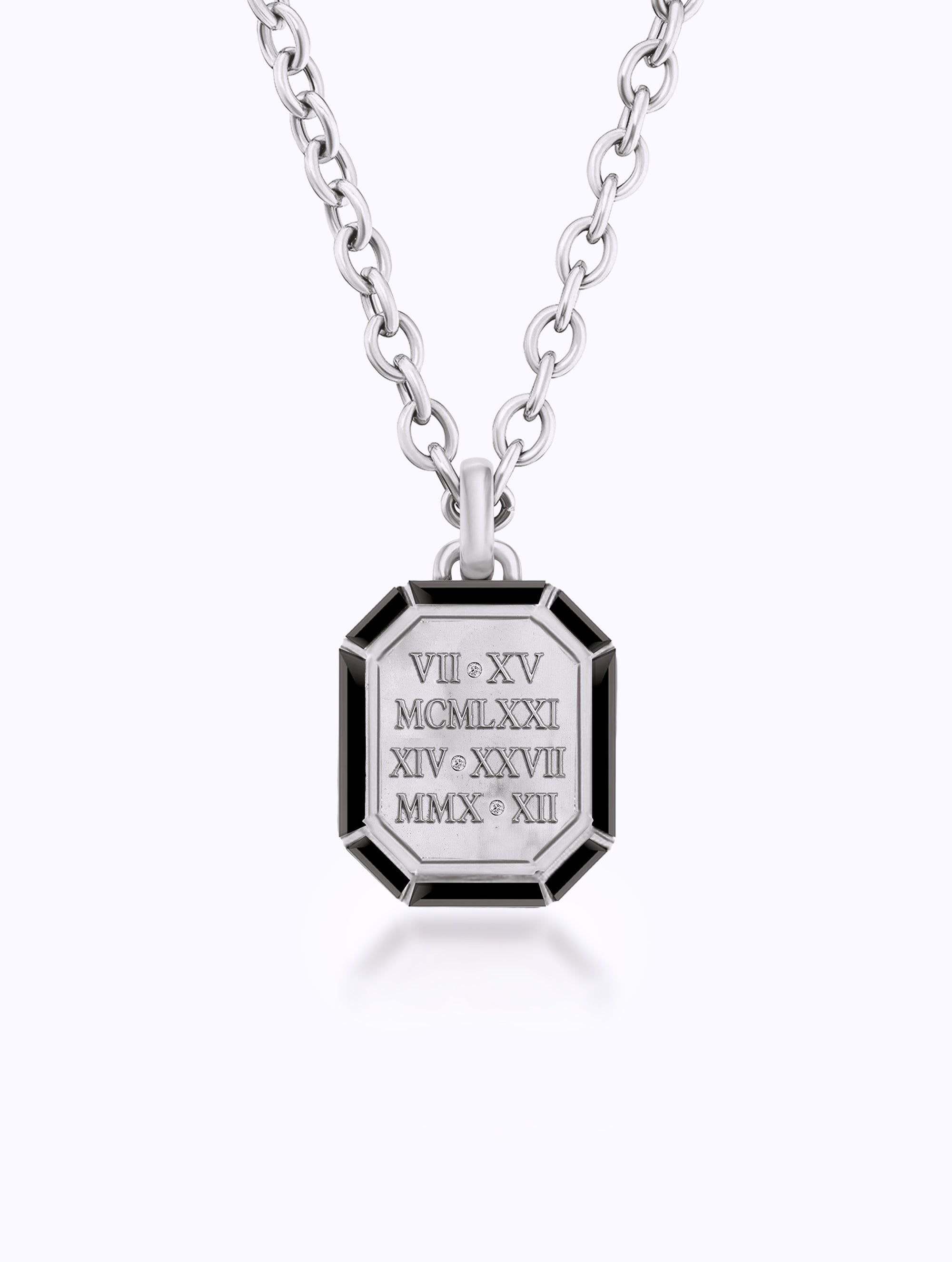 Onyx Memoir Story Medallion