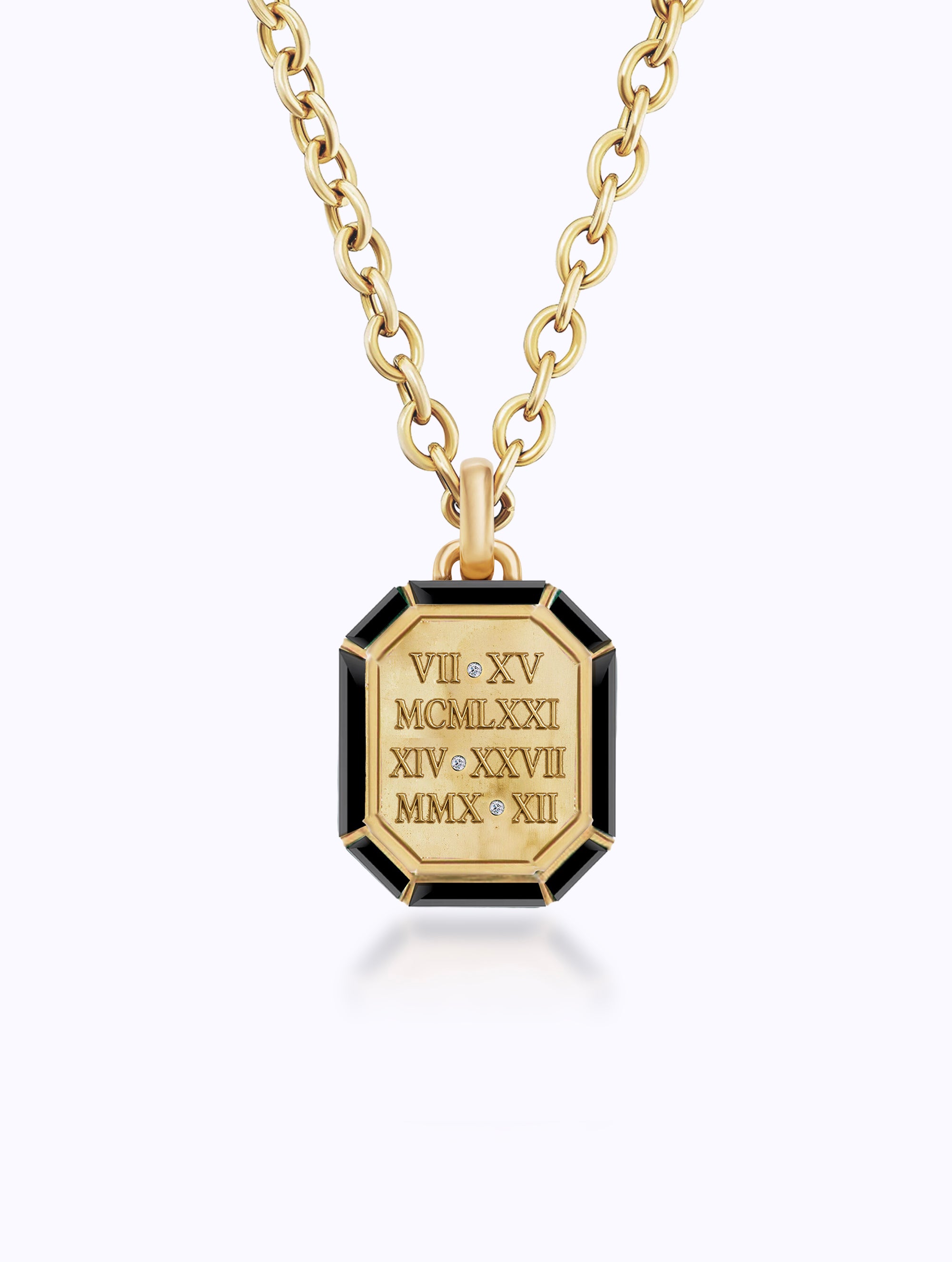 Onyx Memoir Story Medallion