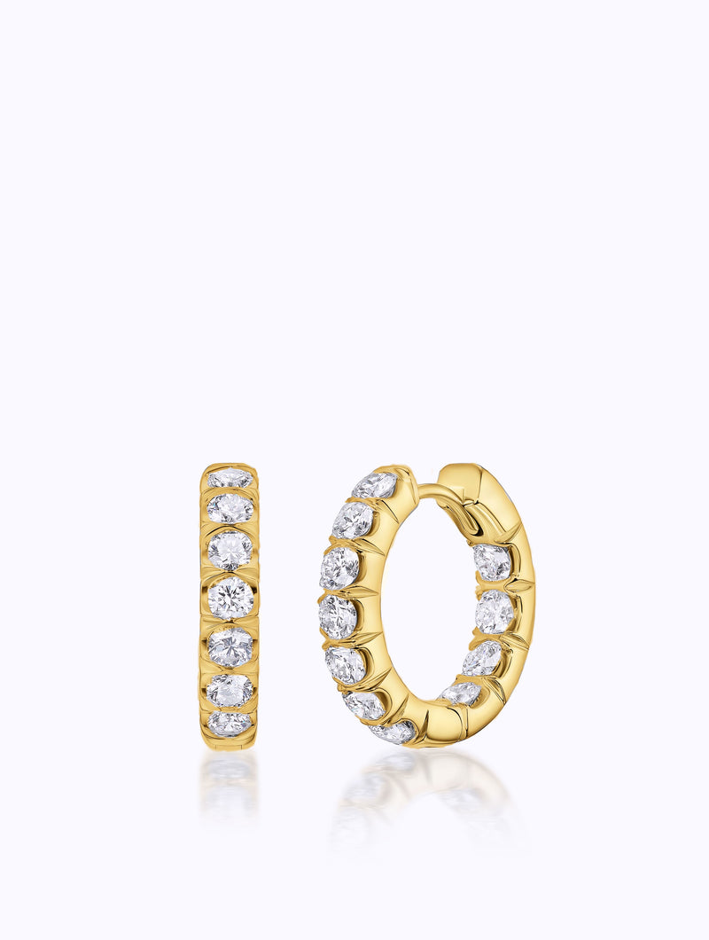 CLASSIC AURA DIAMOND HUGGIE HOOP EARRINGS