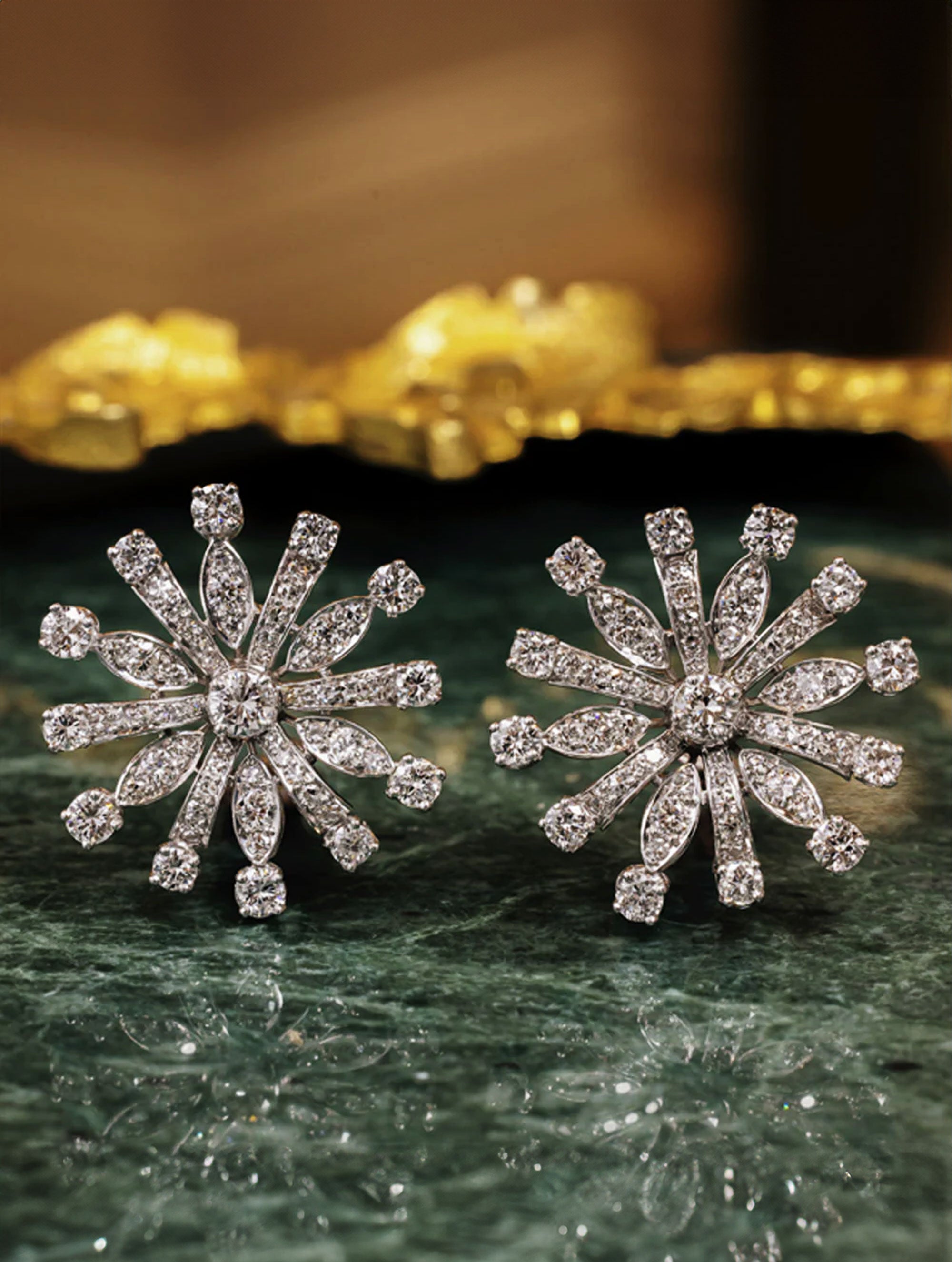 Diamond Pinwheel Motif Earring