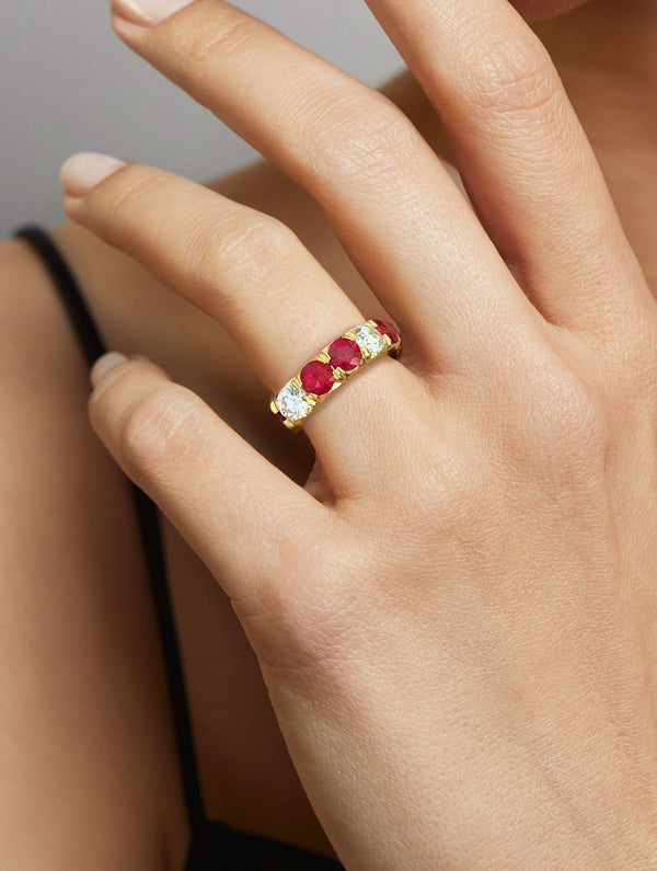 ÉTOILE RUBY & DIAMOND ETERNITY RING