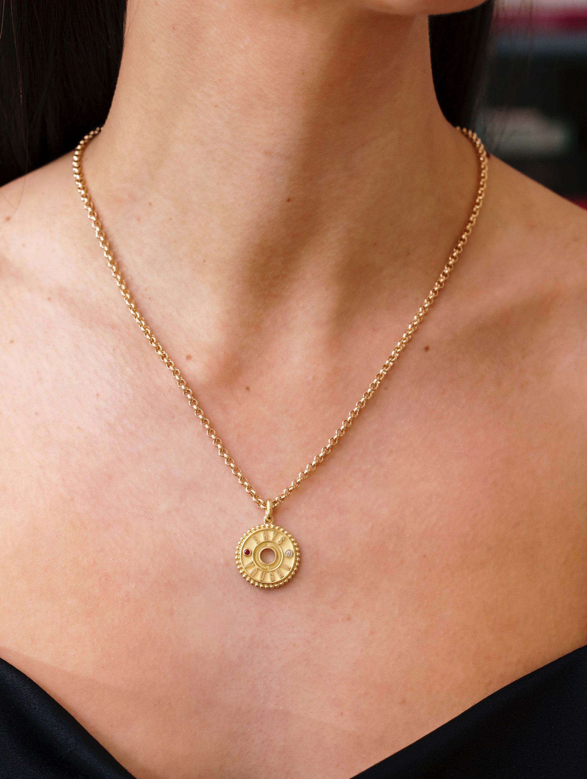 MEMOIR LIFESAVER MEDALLION
