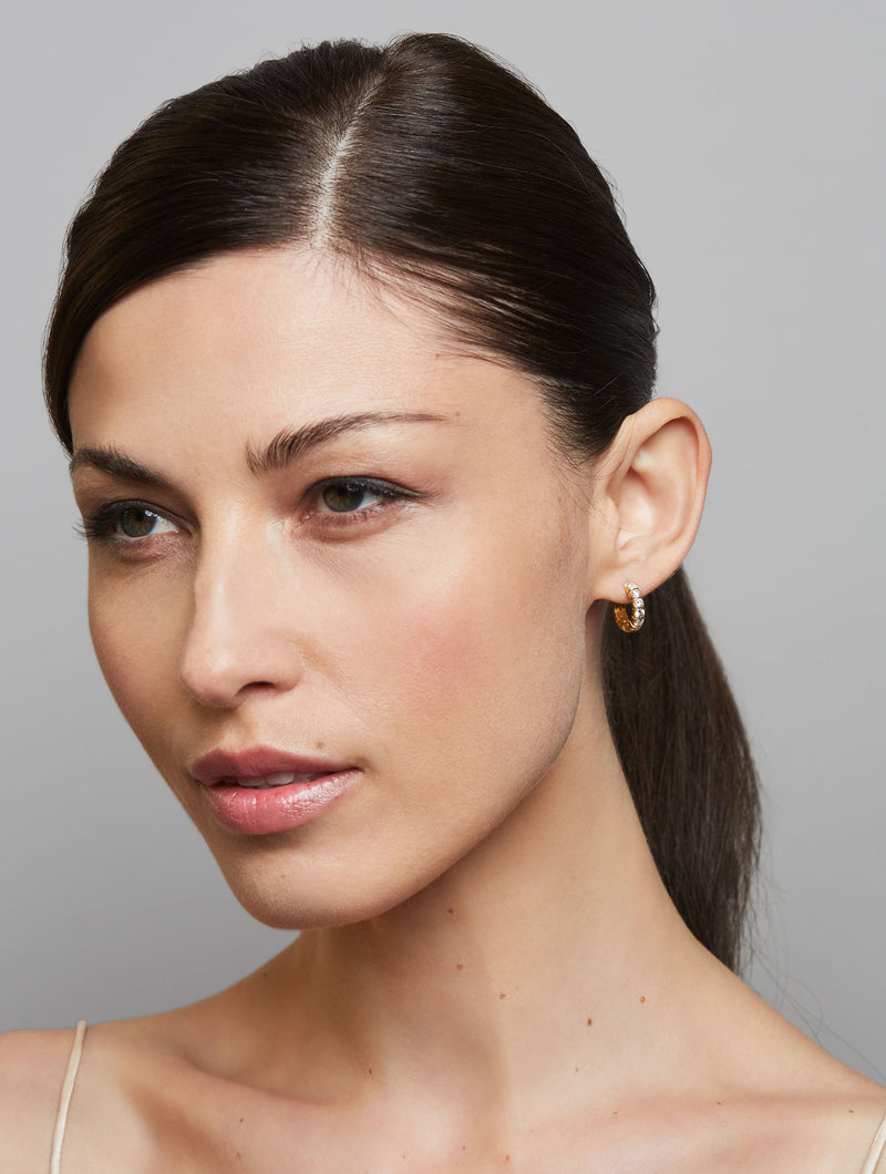 MINI AURA DIAMOND HUGGIE HOOP EARRINGS