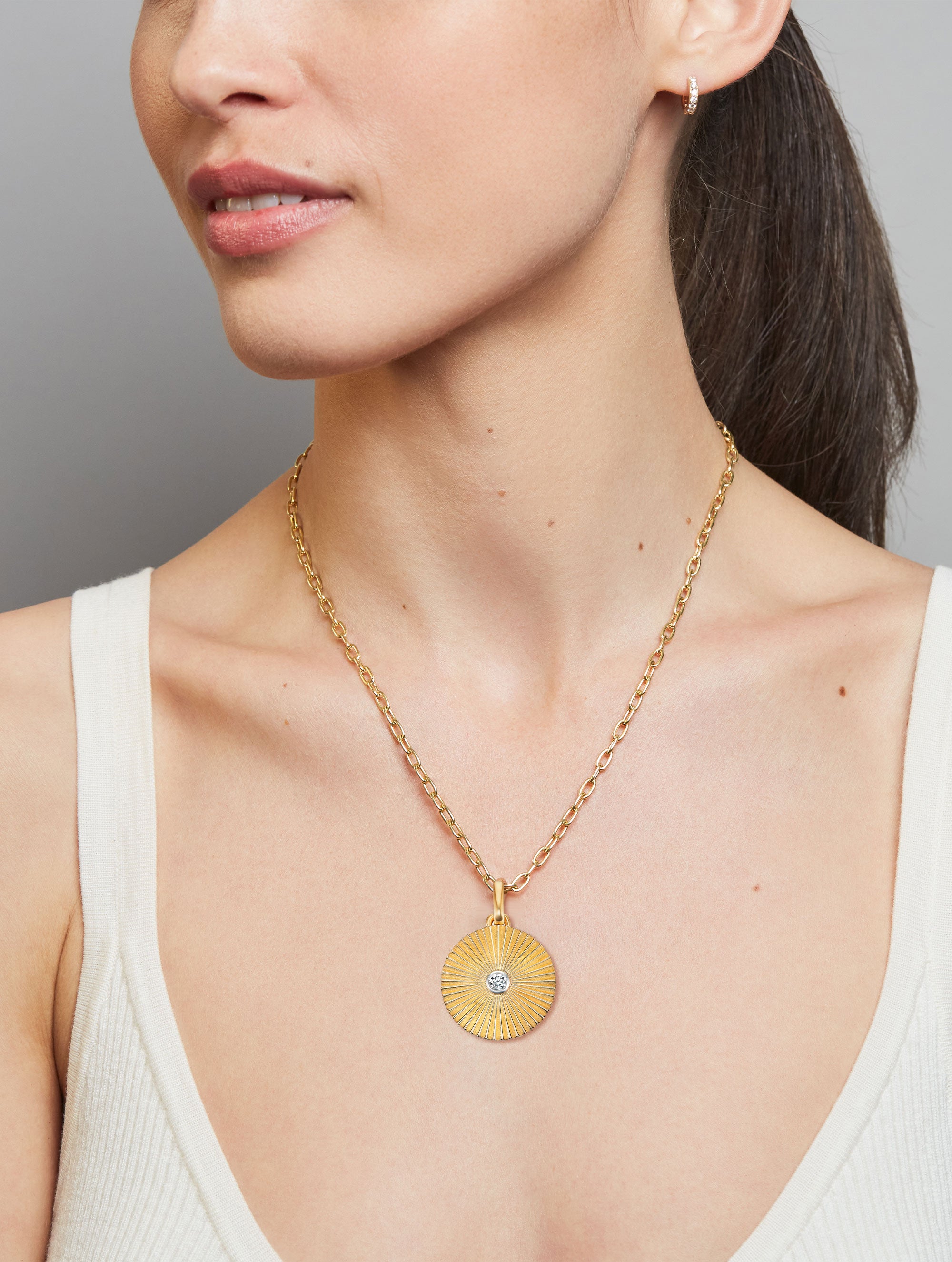 AURORA RAY DIAMOND MEDALLION