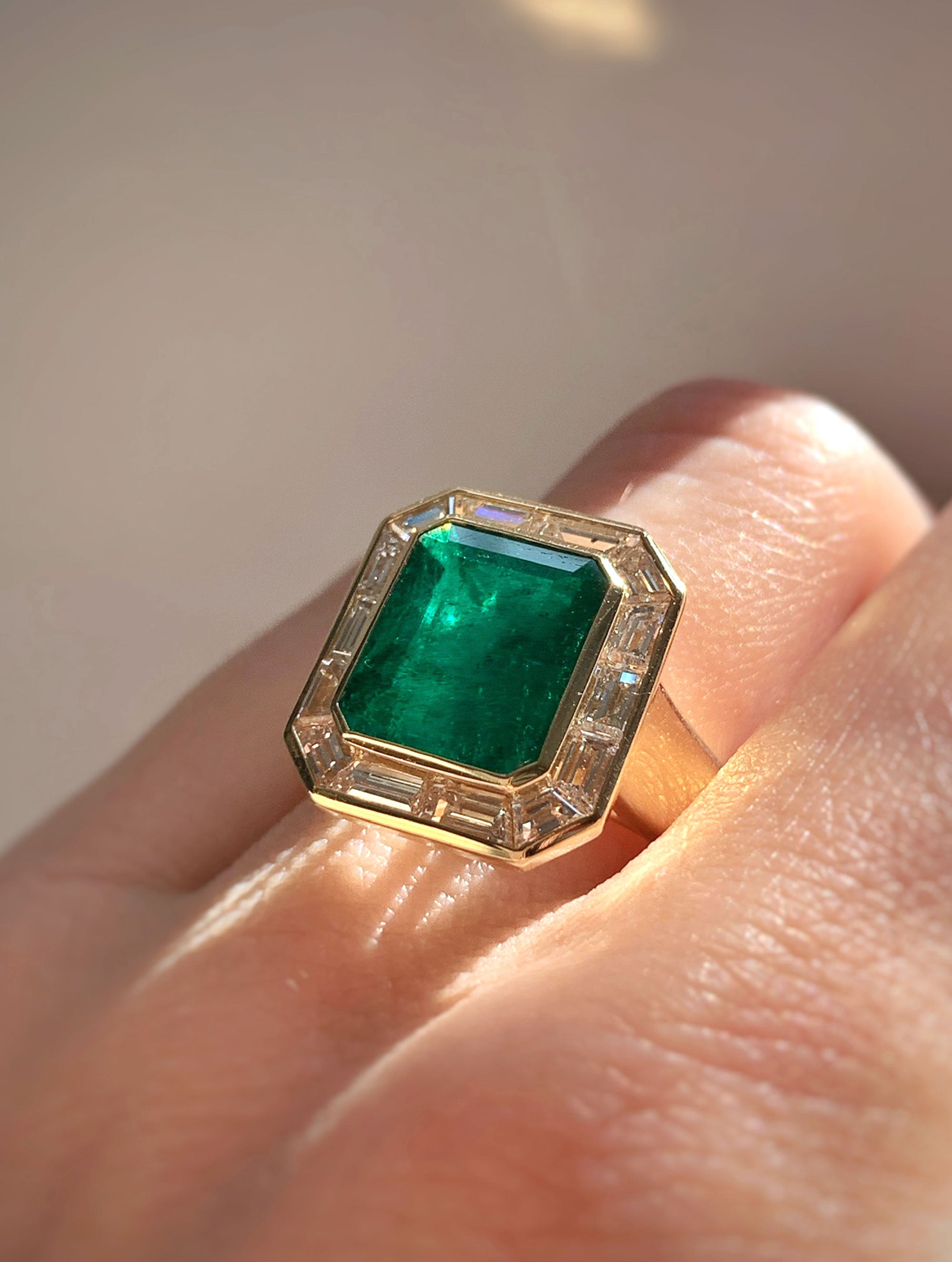 REGENT EMERALD & DIAMOND RING