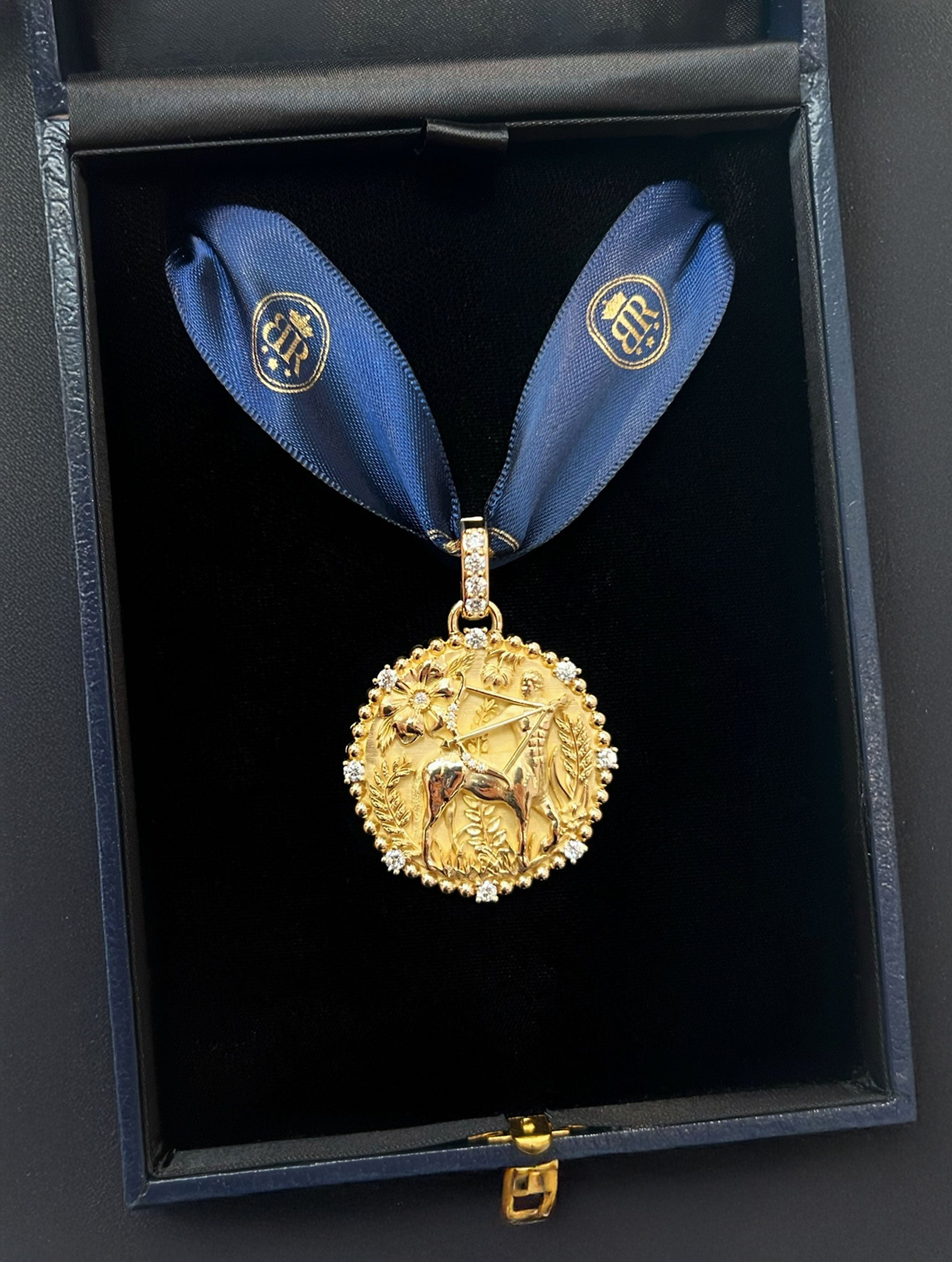8 DIAMOND ZODIAC MEDALLION