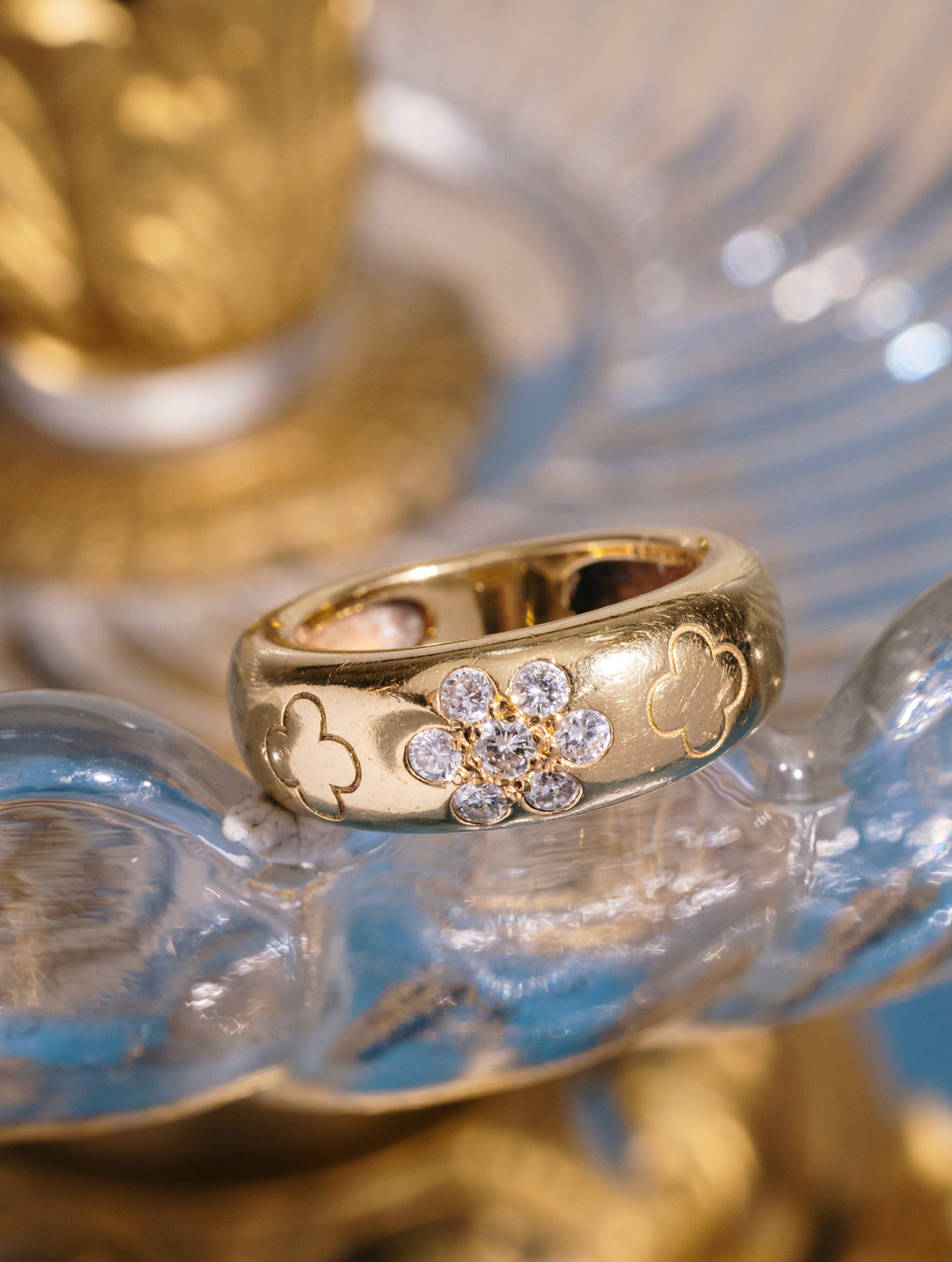 Vintage Van Cleef & Arpels Bombé Flower Motif Ring