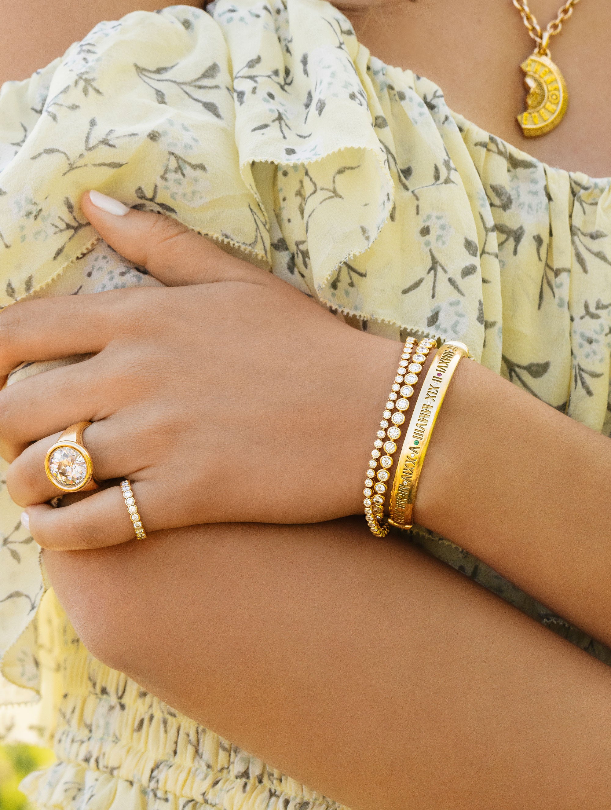JUMBO ROMAN NUMERAL STORY BANGLE