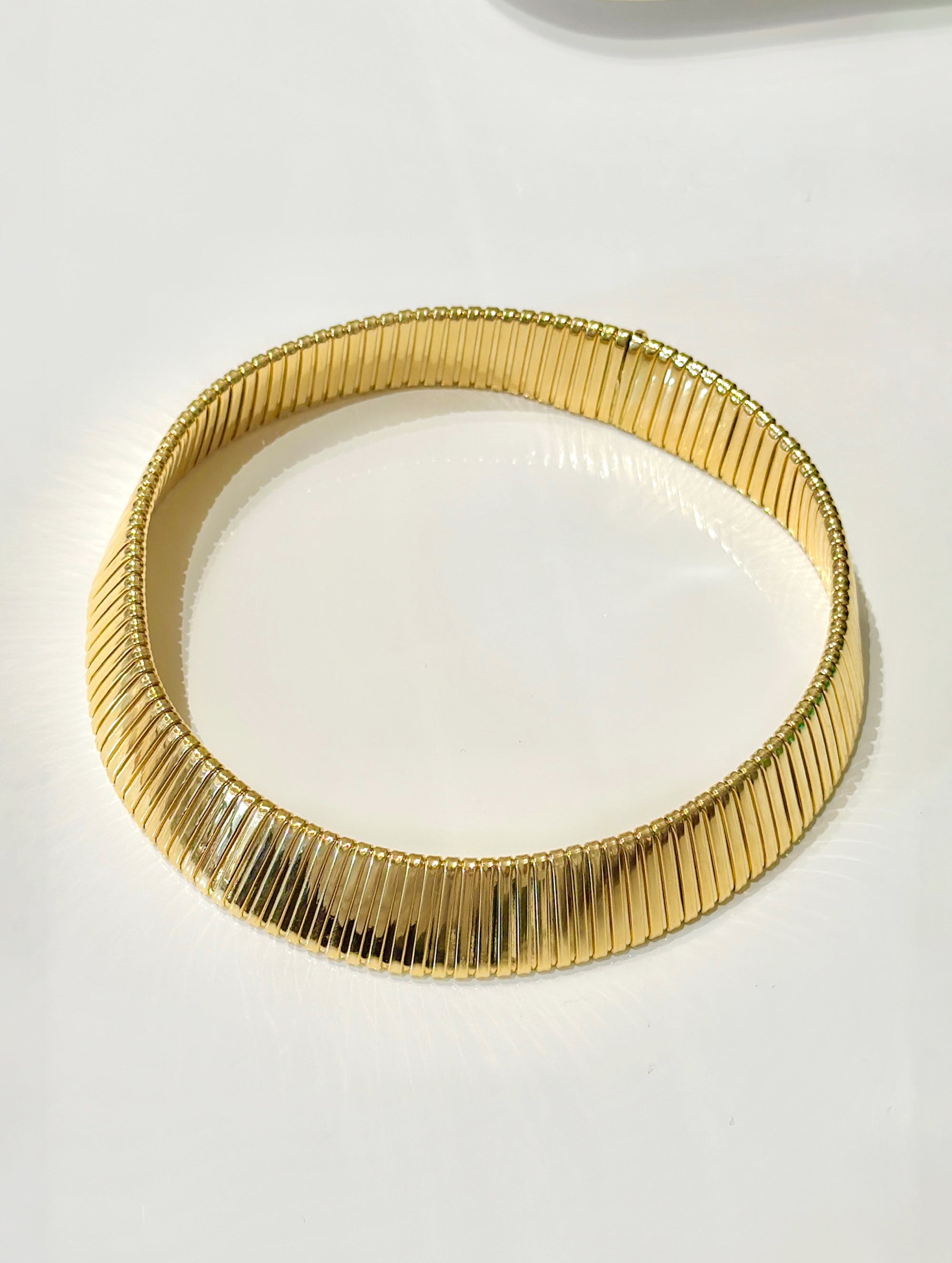 Vintage Finely Ribbed Tubogas Collar