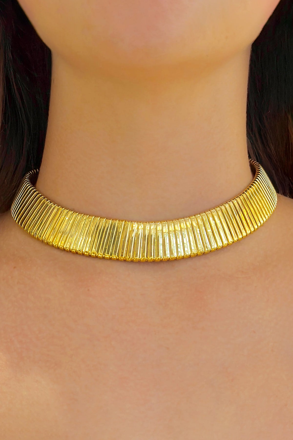 Vintage Finely Ribbed Tubogas Collar