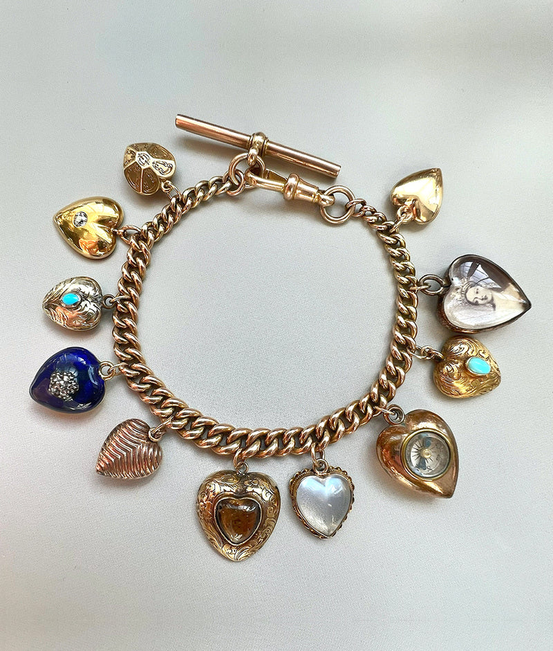 Heart Charms Gold Bracelet - 8BKEY02142